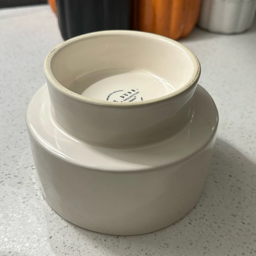 NWOT•Raised Dog Bowl “YUM”.
